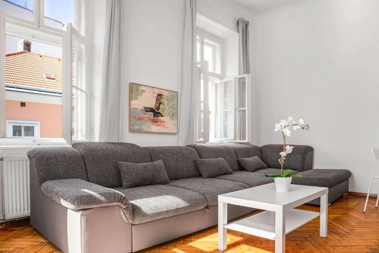 Apartment Spacious 2Br Apt. Rennweg - Perfect For Longstays. Vienna