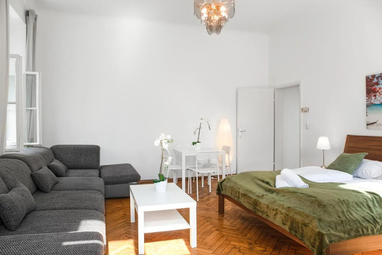 Apartment Spacious 2Br Apt. Rennweg - Perfect For Longstays. Vienna Austria